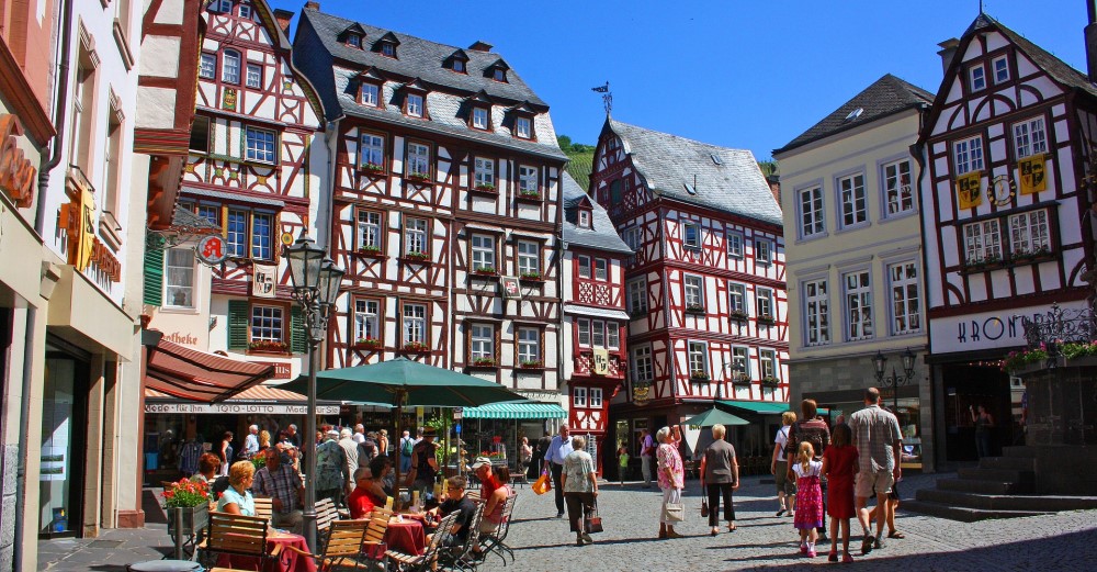 Die wunderschöne Altstadt von Bernkastel-Kues mit ihren Fachwerkhäusern
